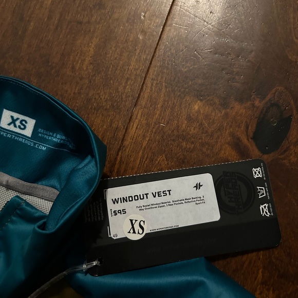 New w tags Hyper Threads Windout vest - Picture 5 of 5